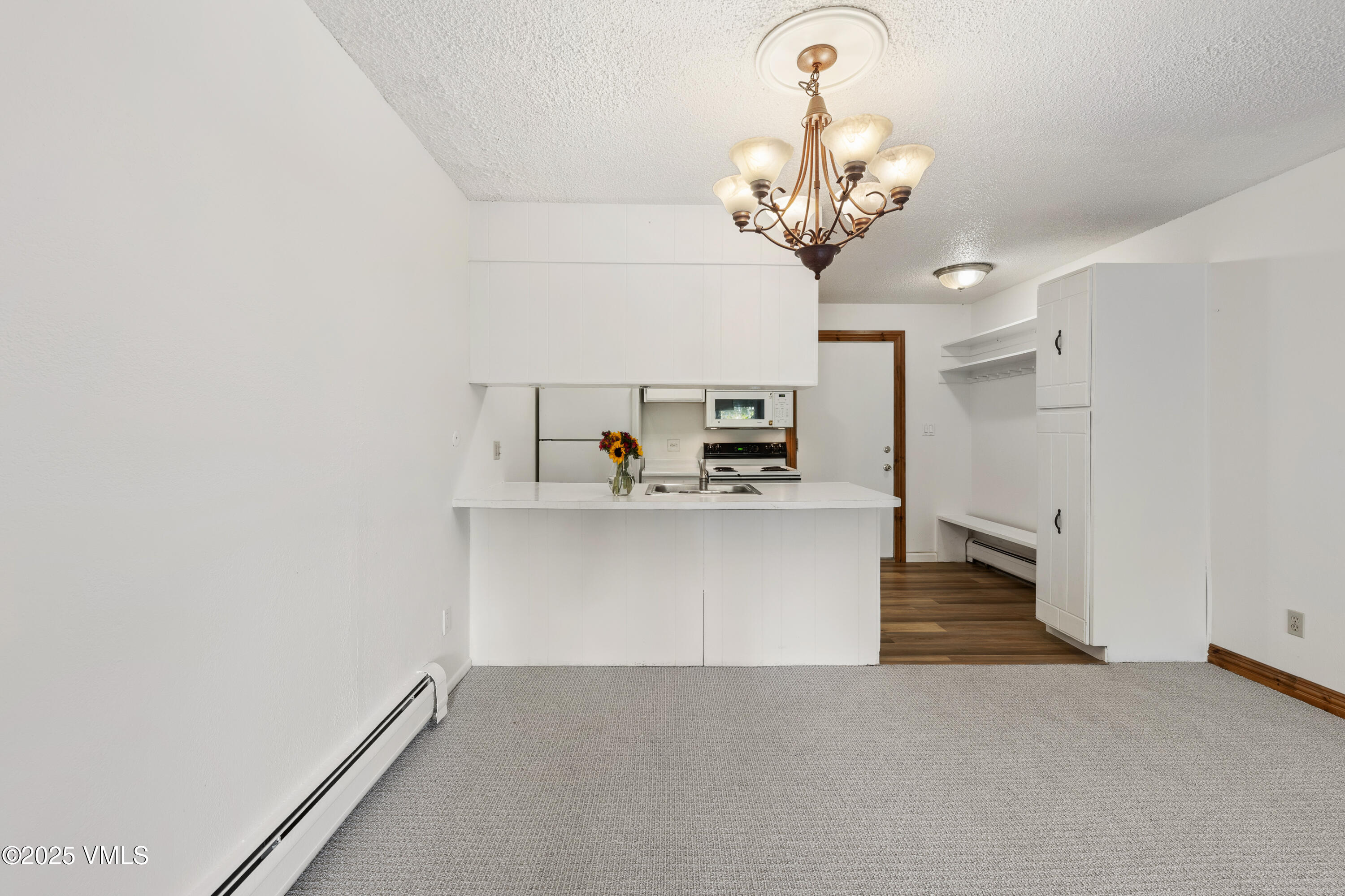 903 North Frontage Road West, Unit 10 Vail, CO 81657 - Photo 6 of 33 718A5431