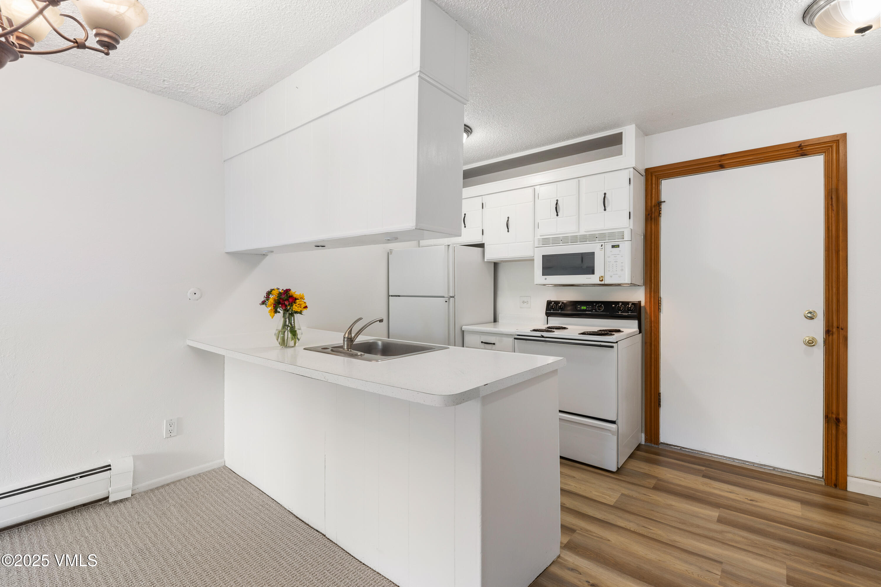 903 North Frontage Road West, Unit 10 Vail, CO 81657 - Photo 10 of 33 718A5426