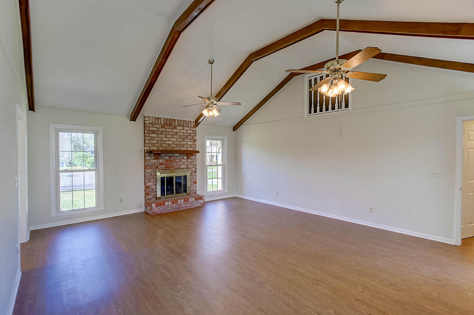 1549 Longview Road Mount Pleasant, SC 29464 - Photo 13 of 40 Great Room