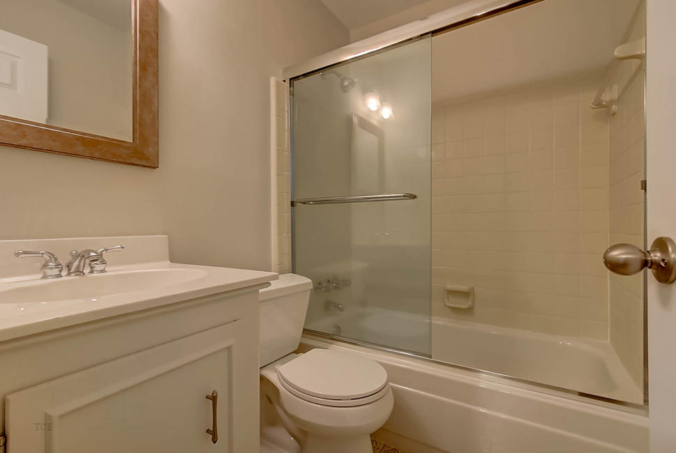 1549 Longview Road Mount Pleasant, SC 29464 - Photo 30 of 40 Full Hall Bath