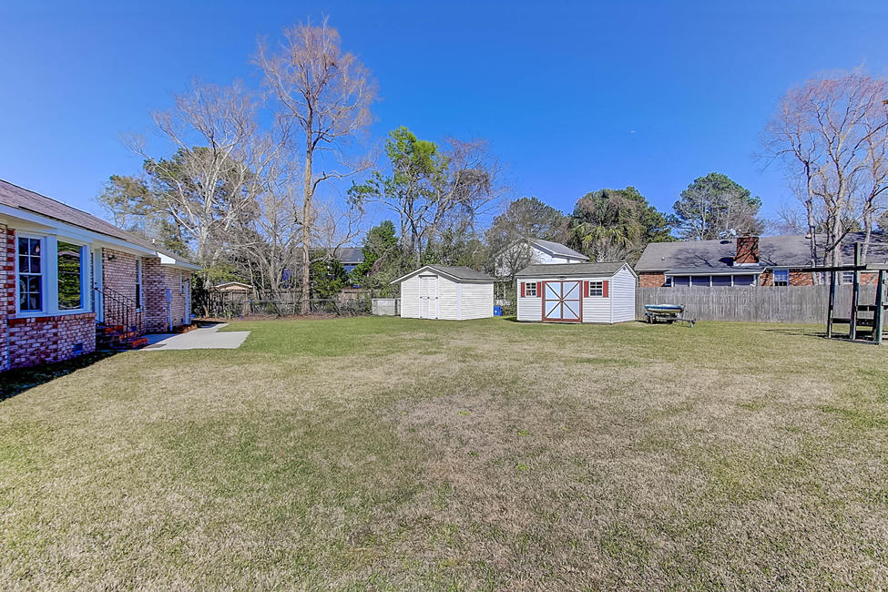 1549 Longview Road Mount Pleasant, SC 29464 - Photo 35 of 40 Backyard
