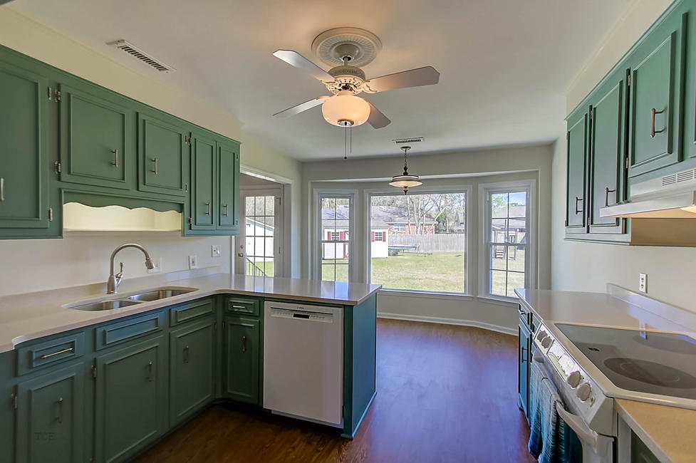 1549 Longview Road Mount Pleasant, SC 29464 - Photo 5 of 40 Kitchen