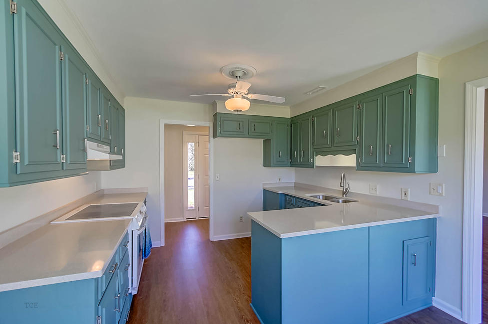 1549 Longview Road Mount Pleasant, SC 29464 - Photo 7 of 40 Kitchen