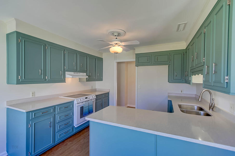 1549 Longview Road Mount Pleasant, SC 29464 - Photo 8 of 40 Kitchen