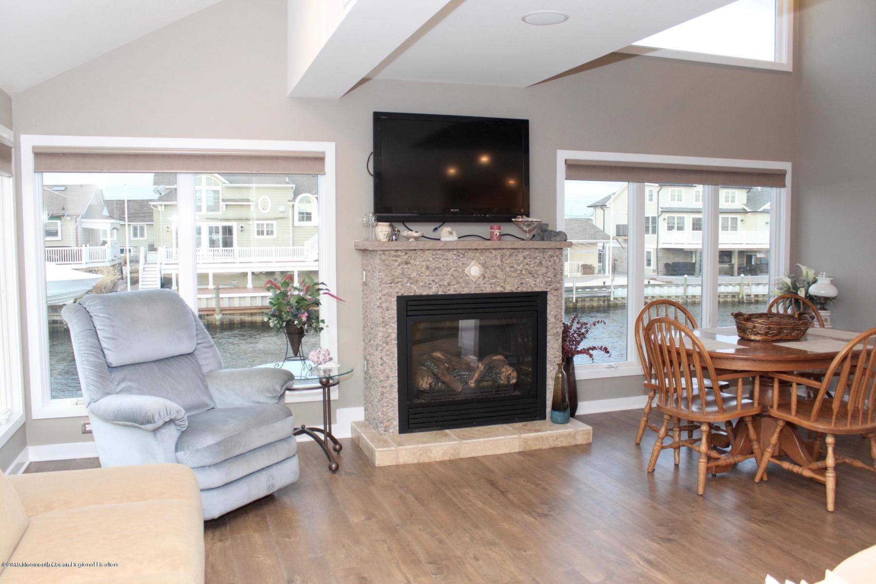 3212 Marine Road Lavallette, NJ 08735 - Photo 8 of 37 3212 Marine Living