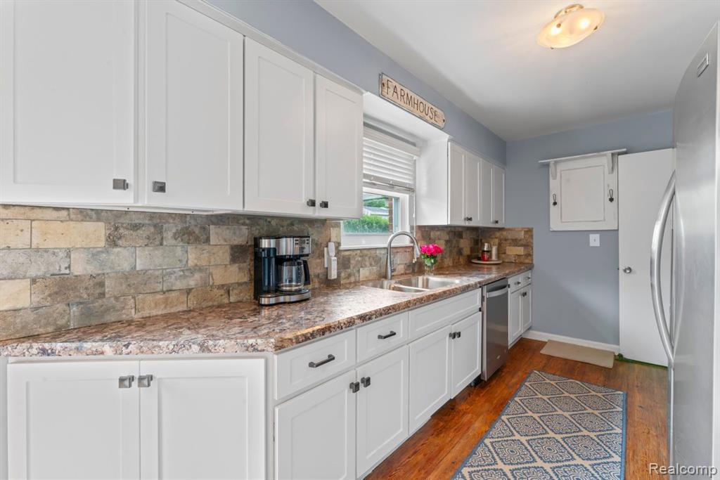 220 Old Bridge Road Grand Blanc, MI 48439 - Photo 13 of 33 Gallery Image 13