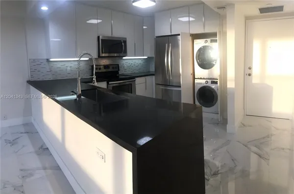 $550,000 | 1901 Brickell Avenue, Unit B2003, Miami, FL 33129