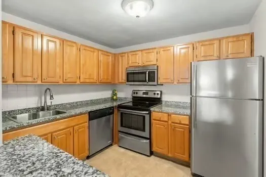 $2,800 | 32 Whites Avenue, Unit D33, Watertown, MA 02472