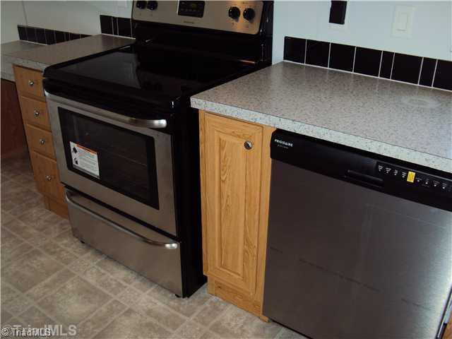 195 Butler Lake Road Reidsville, NC 27320 - Photo 3 of 13 Kitchen.