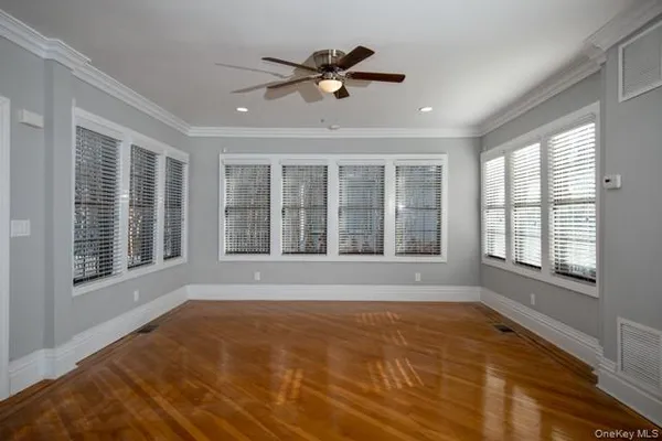 $3,750 | 576 Scranton Avenue, Unit 5764, Lynbrook, NY 11563