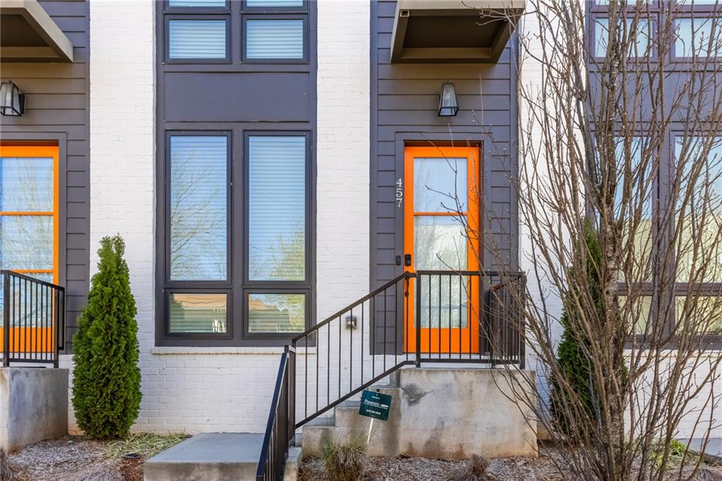 457 Parkway Dr Northeast  