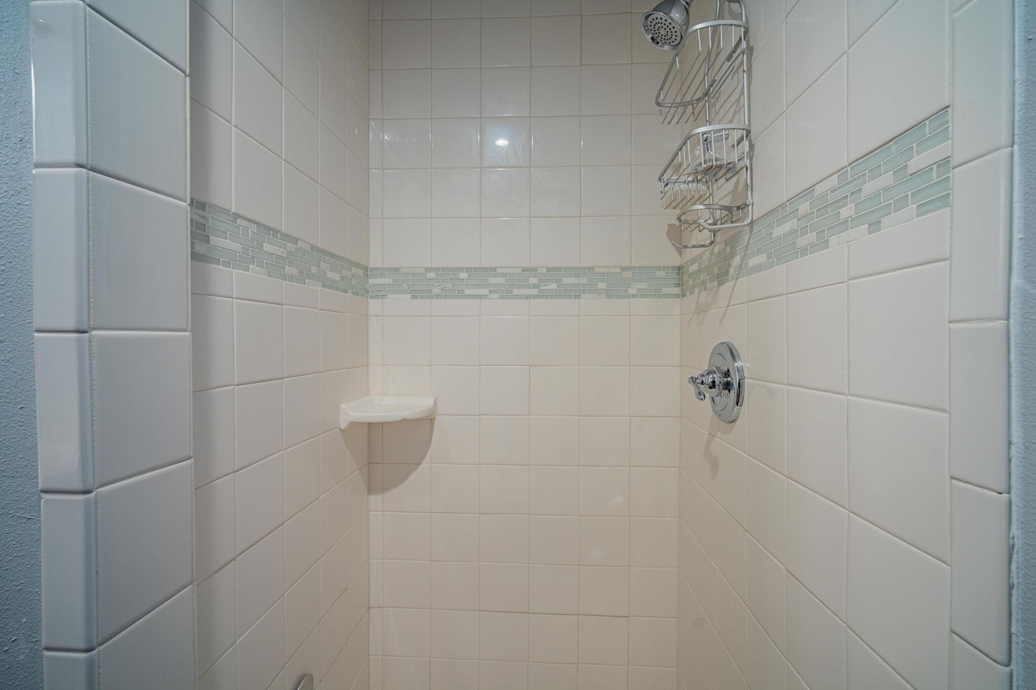 56019 Snow Goose Road Bend, OR 97707 - Photo 31 of 32 a bathroom with a shower