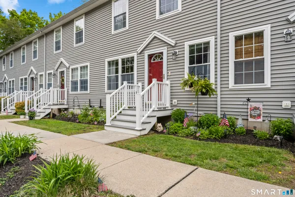$256,000 | 10 Cathcart Drive, Unit 8, Griswold, CT 06351