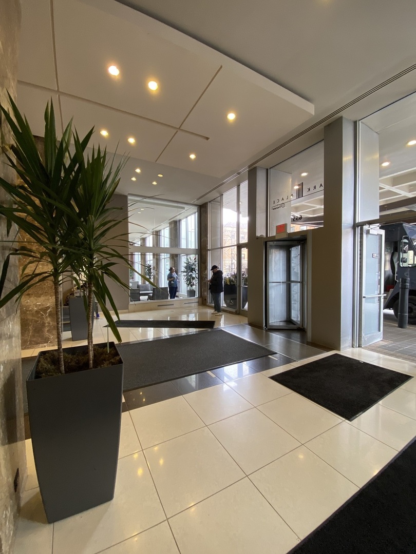 655 West Irving Park Road, Unit 2010 Chicago, IL 60613 - Photo 3 of 80