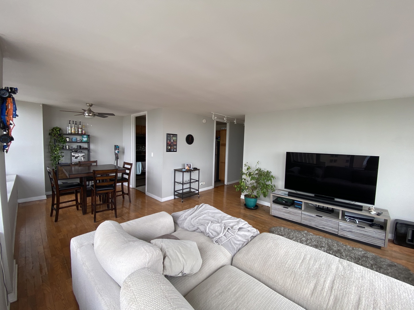 655 West Irving Park Road, Unit 2010 Chicago, IL 60613 - Photo 33 of 80