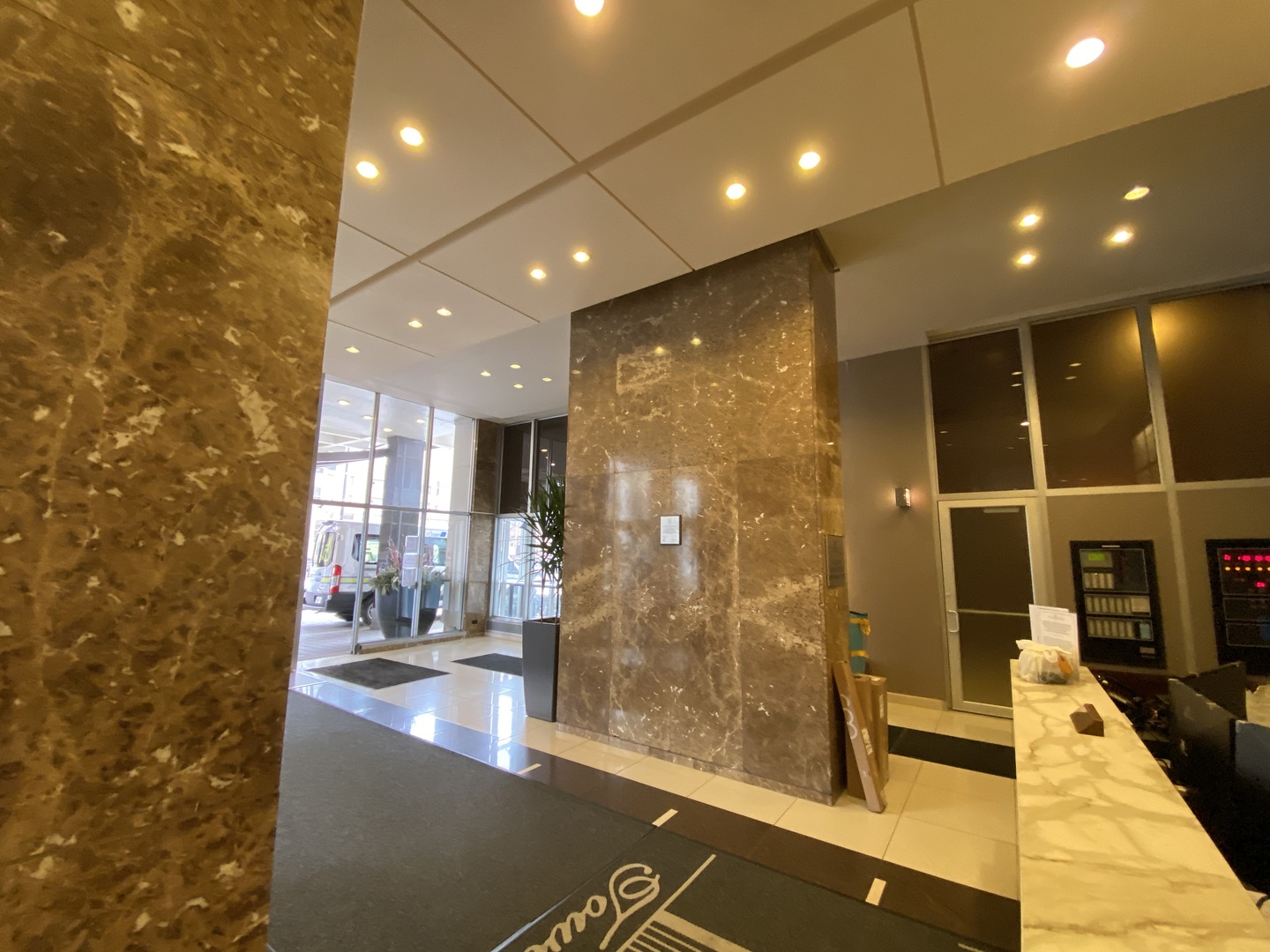 655 West Irving Park Road, Unit 2010 Chicago, IL 60613 - Photo 4 of 80