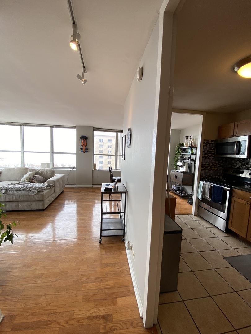 655 West Irving Park Road, Unit 2010 Chicago, IL 60613 - Photo 48 of 80