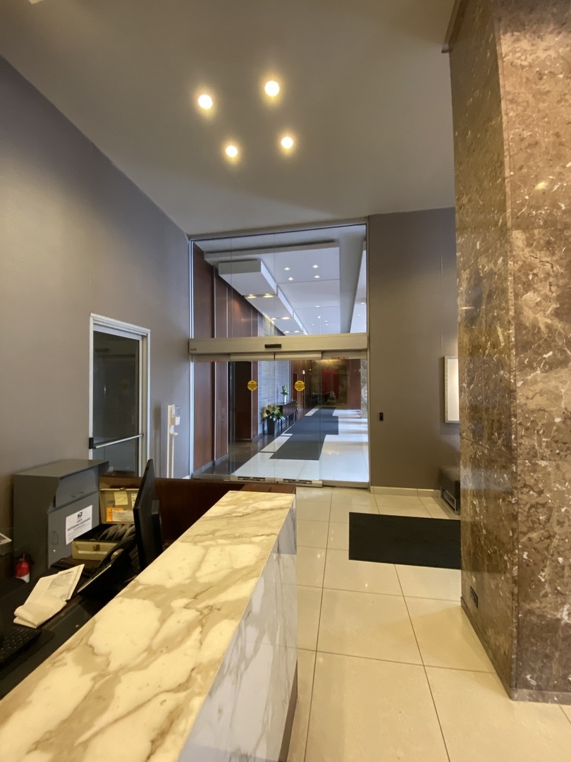 655 West Irving Park Road, Unit 2010 Chicago, IL 60613 - Photo 5 of 80