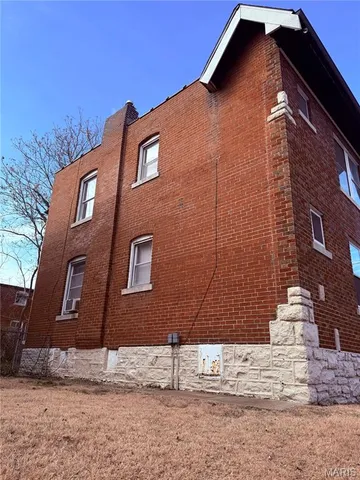 $225,000 | 4617 South Broadway, St. Louis, MO 63111