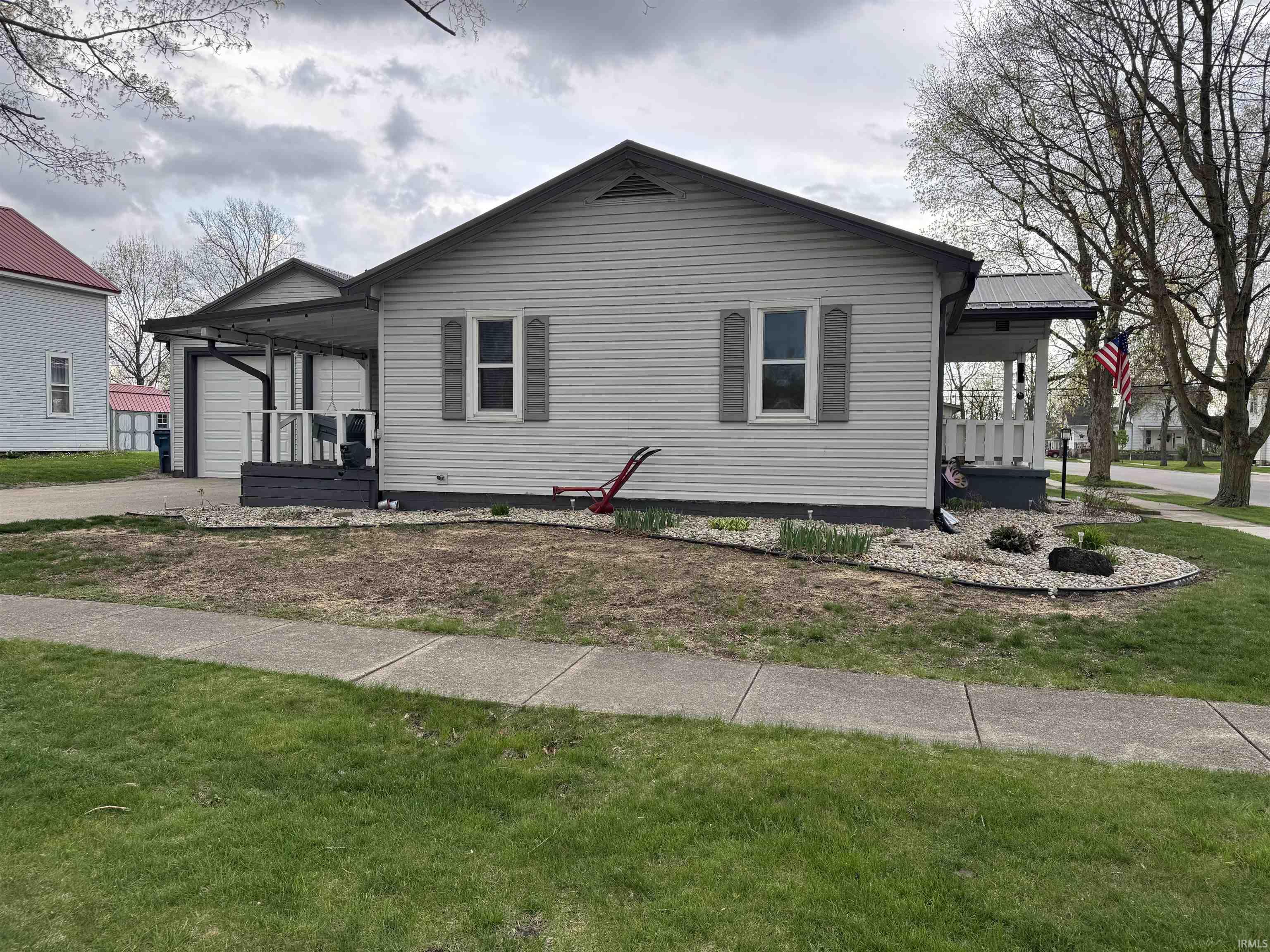 207 North Maple Street North Manchester, IN 46962 - Photo 2 of 28
