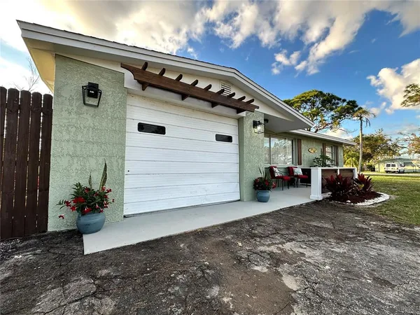 $1,800 | 50 Euclid Avenue, Englewood, FL 34223
