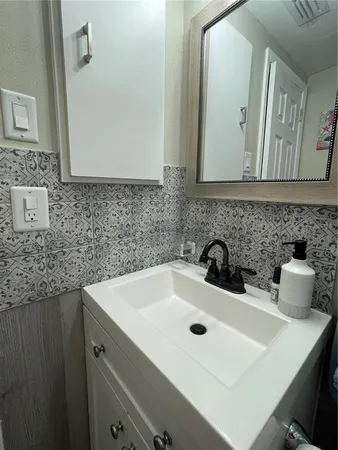 $1,800 | 50 Euclid Avenue, Englewood, FL 34223