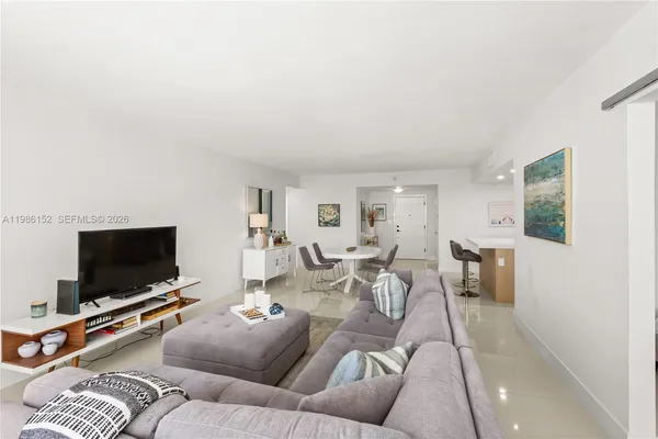 $4,198 | 5825 Collins Avenue, Unit 10E, Miami Beach, FL 33140