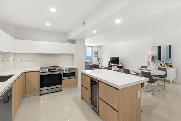 $4,198 | 5825 Collins Avenue, Unit 10E, Miami Beach, FL 33140