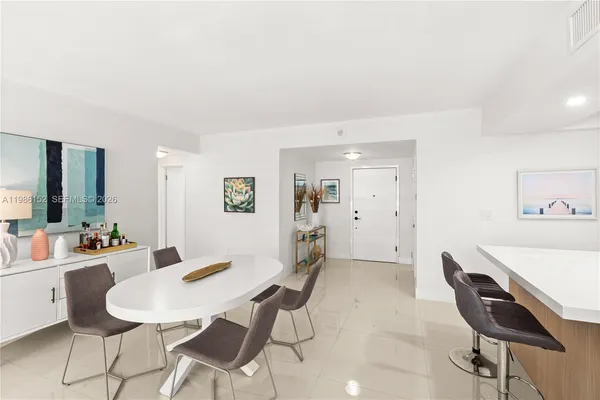 $4,198 | 5825 Collins Avenue, Unit 10E, Miami Beach, FL 33140