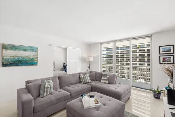 $4,198 | 5825 Collins Avenue, Unit 10E, Miami Beach, FL 33140