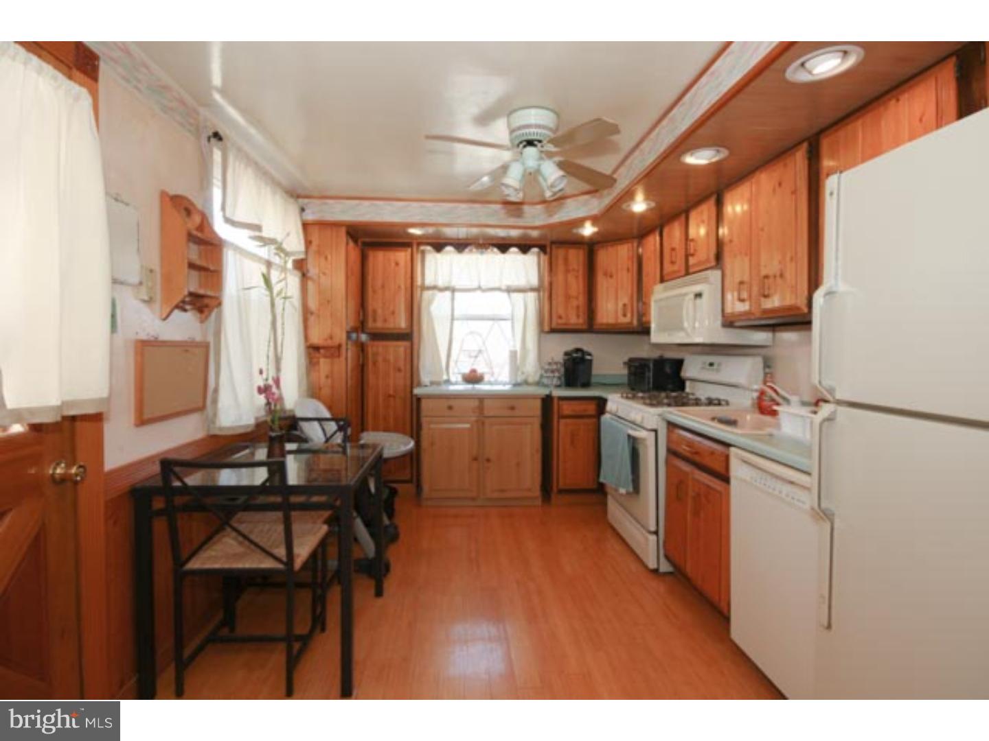 3553 Primrose Road Philadelphia, PA 19114 - Photo 9 of 25 Kitchen
