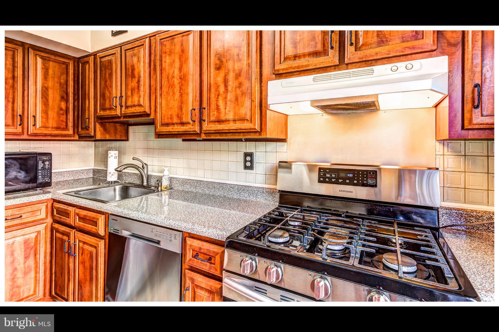 19 Perryfalls Place Baltimore, MD 21236 - Photo 14 of 30 Kitchen