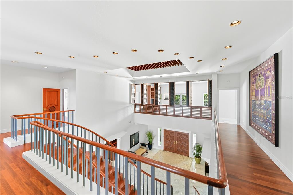 3315 Bay Shore Road Sarasota, FL 34234 - Photo 6 of 90 a view of an entryway