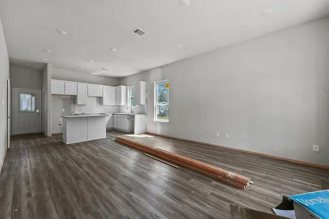 $205,900 | 15608 Sycamore Drive, Montgomery, TX 77356