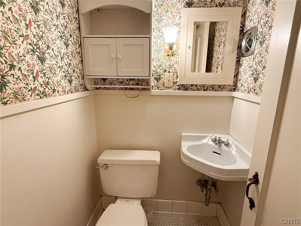 453 Main Street Oneida, NY 13421 - Photo 18 of 40 1/2 bath