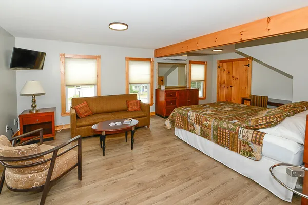 $1,950,000 | 679 Roosevelt Trail, Naples, ME 04055