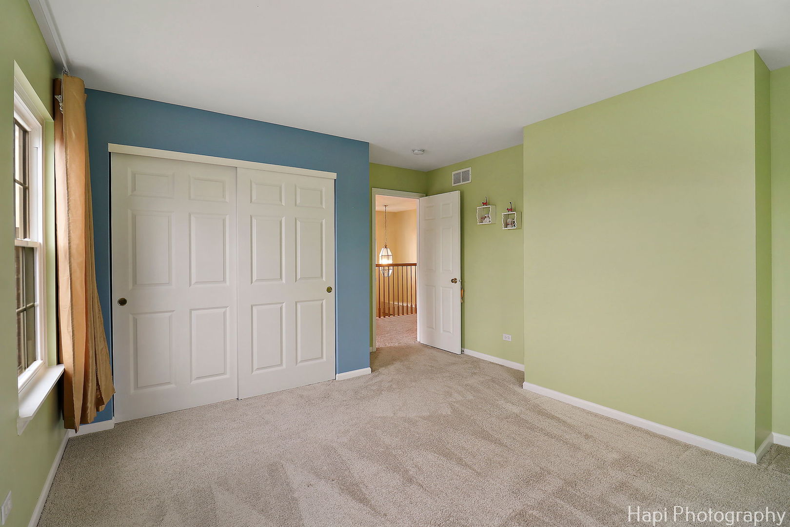 123 Norman Drive McHenry, IL 60050 - Photo 18 of 33 an empty room with a natural light