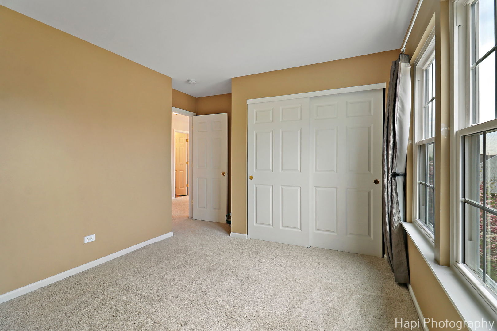123 Norman Drive McHenry, IL 60050 - Photo 23 of 33 a view of an empty room with a window
