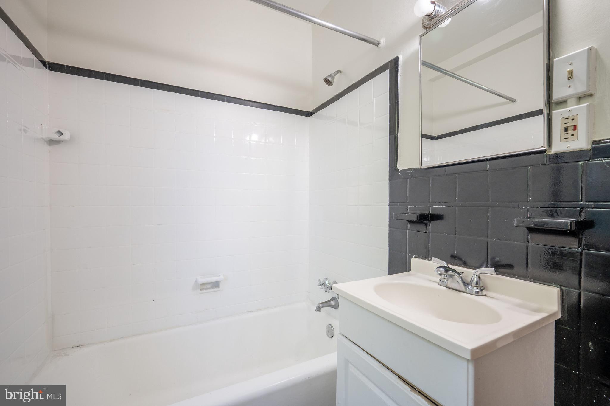 12 Ashby Street, Unit F Alexandria, VA 22305 - Photo 20 of 32