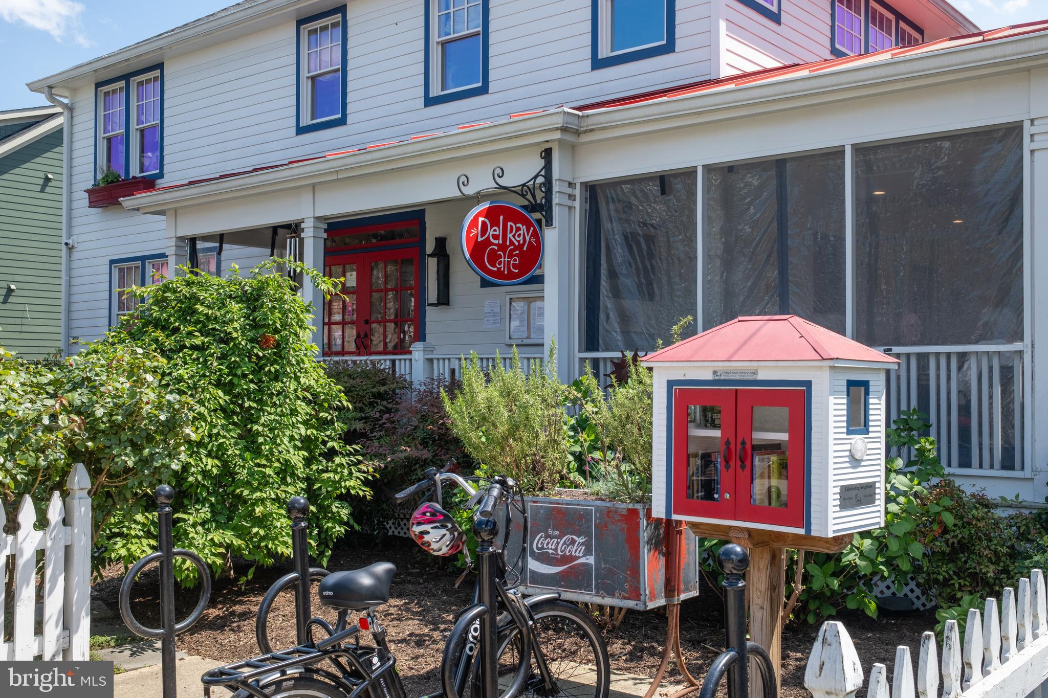 12 Ashby Street, Unit F Alexandria, VA 22305 - Photo 28 of 32 Del Ray Cafe