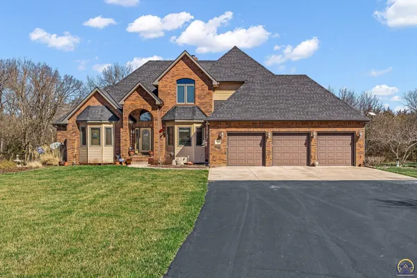 $599,900 | 10125 Saddle Creek Drive, Harveyville, KS 66431