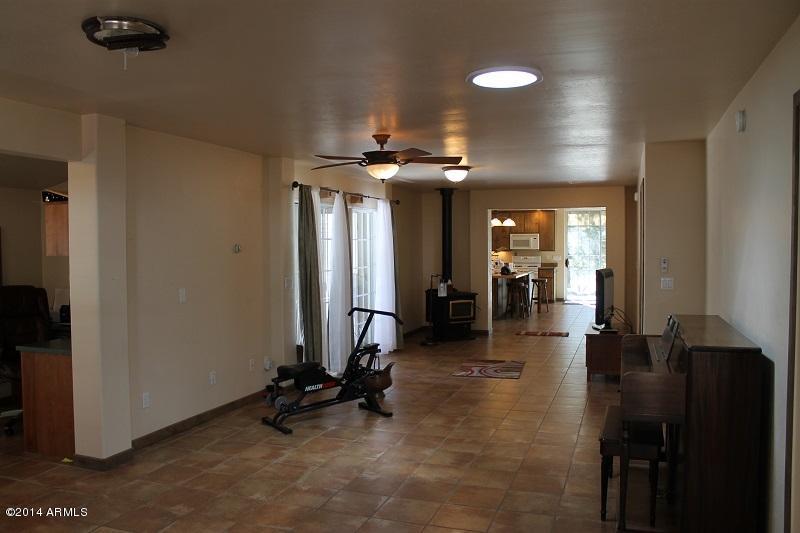 800-802 North Colcord Road Payson, AZ 85541 - Photo 11 of 39 Living Room