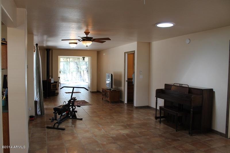 800-802 North Colcord Road Payson, AZ 85541 - Photo 13 of 39 Living Room 3