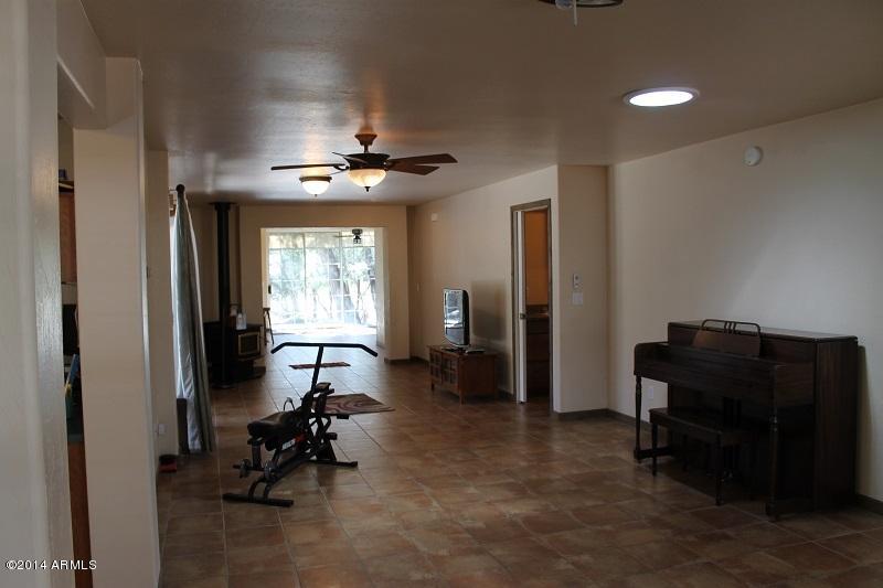 800-802 North Colcord Road Payson, AZ 85541 - Photo 14 of 39 Living Room 4