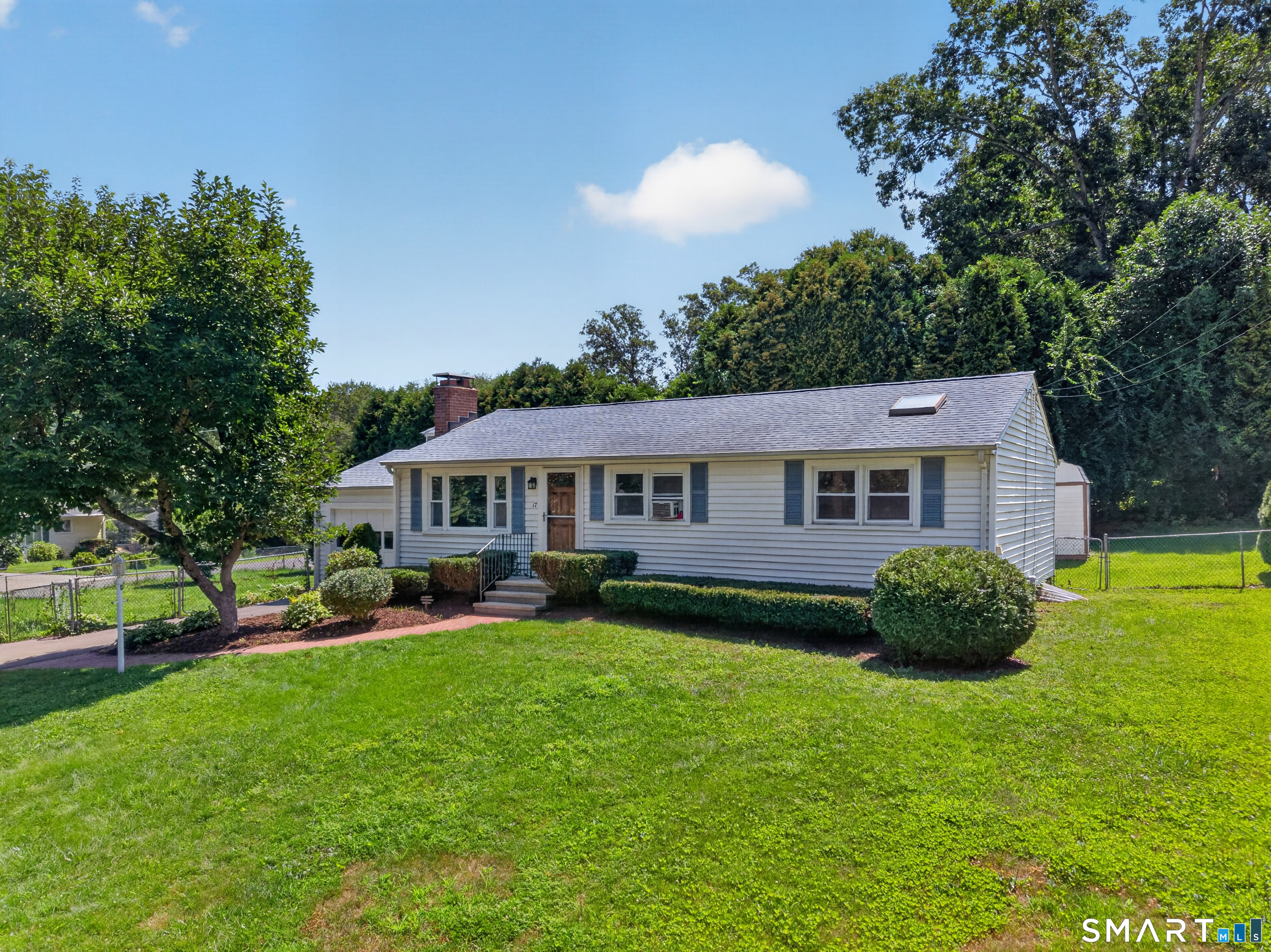17 Sycamore Road East Lyme, CT 06357 - Photo 1 of 29 Gallery Image 1