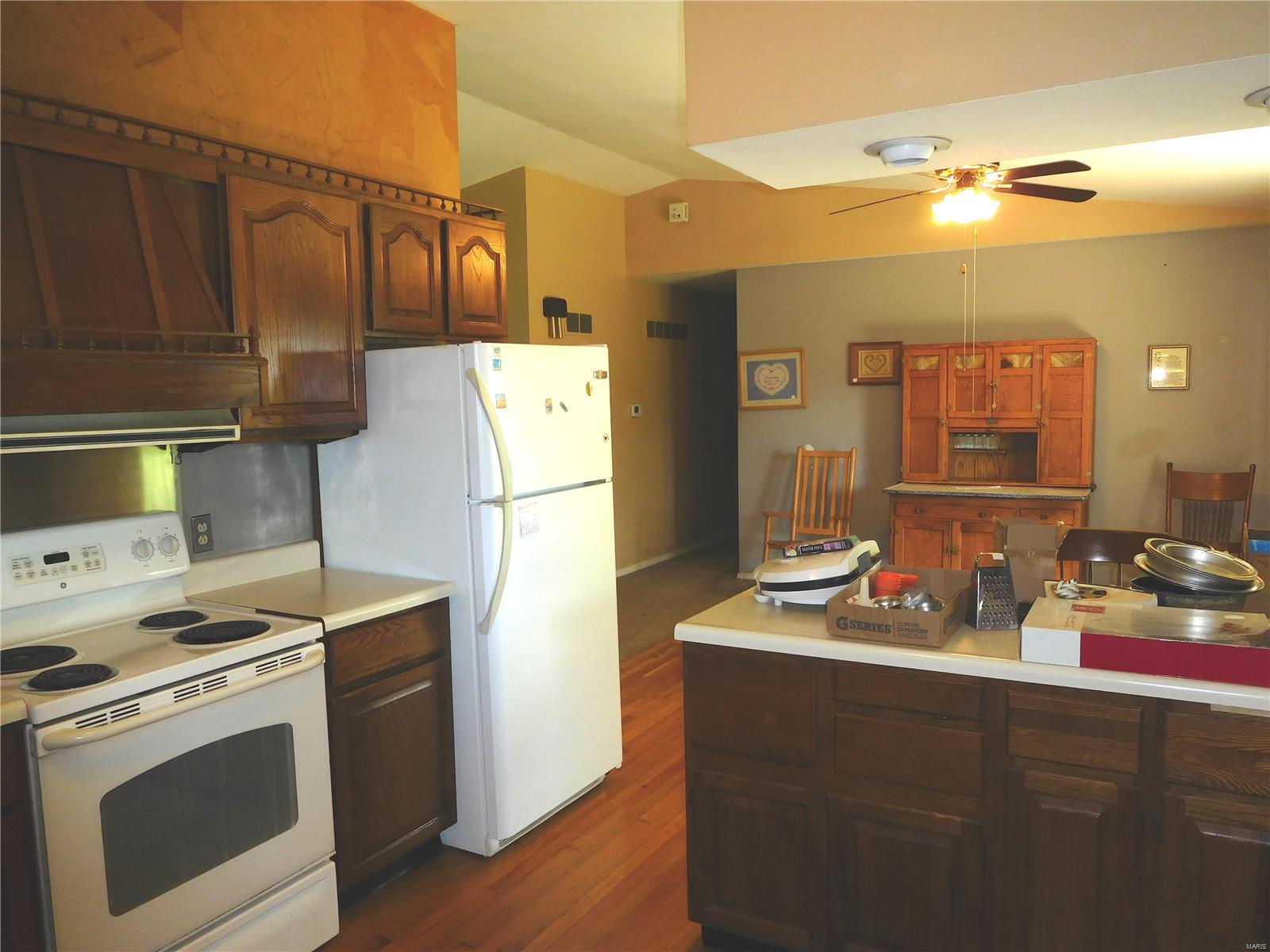 12610 Silver Lake Road Highland, IL 62249 - Photo 3 of 29