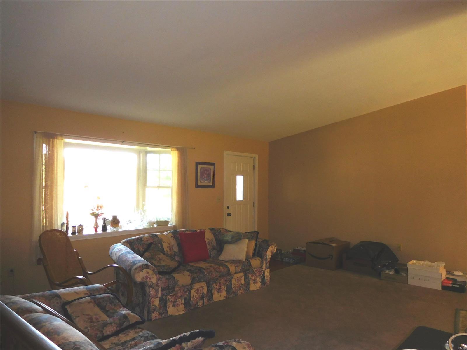 12610 Silver Lake Road Highland, IL 62249 - Photo 7 of 29