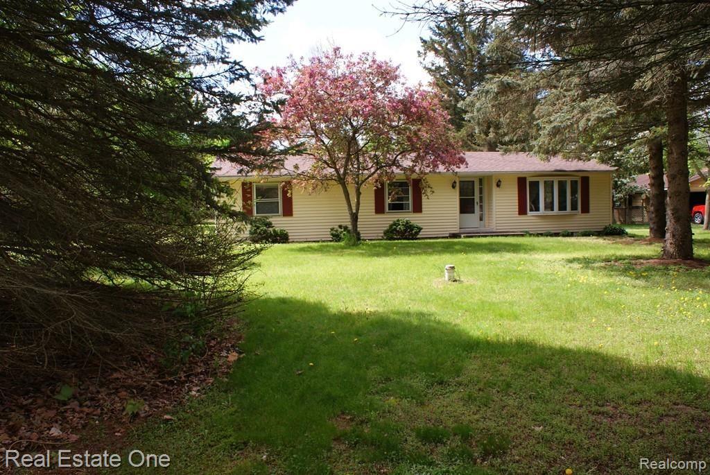 465 North Elm Grove Road Lapeer, MI 48446 - Photo 14 of 37