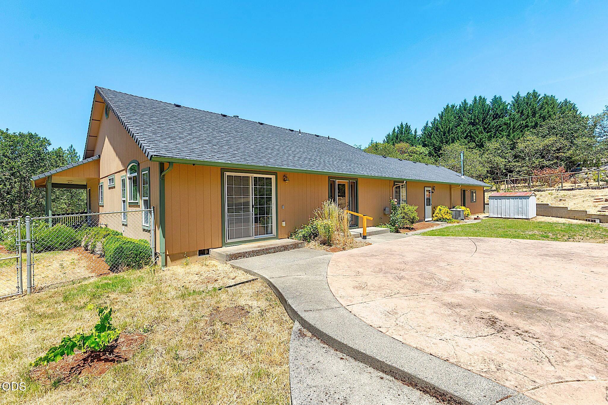 371 Castle Creek Road Grants Pass, OR 97526 - Photo 51 of 71 Gallery Image 51