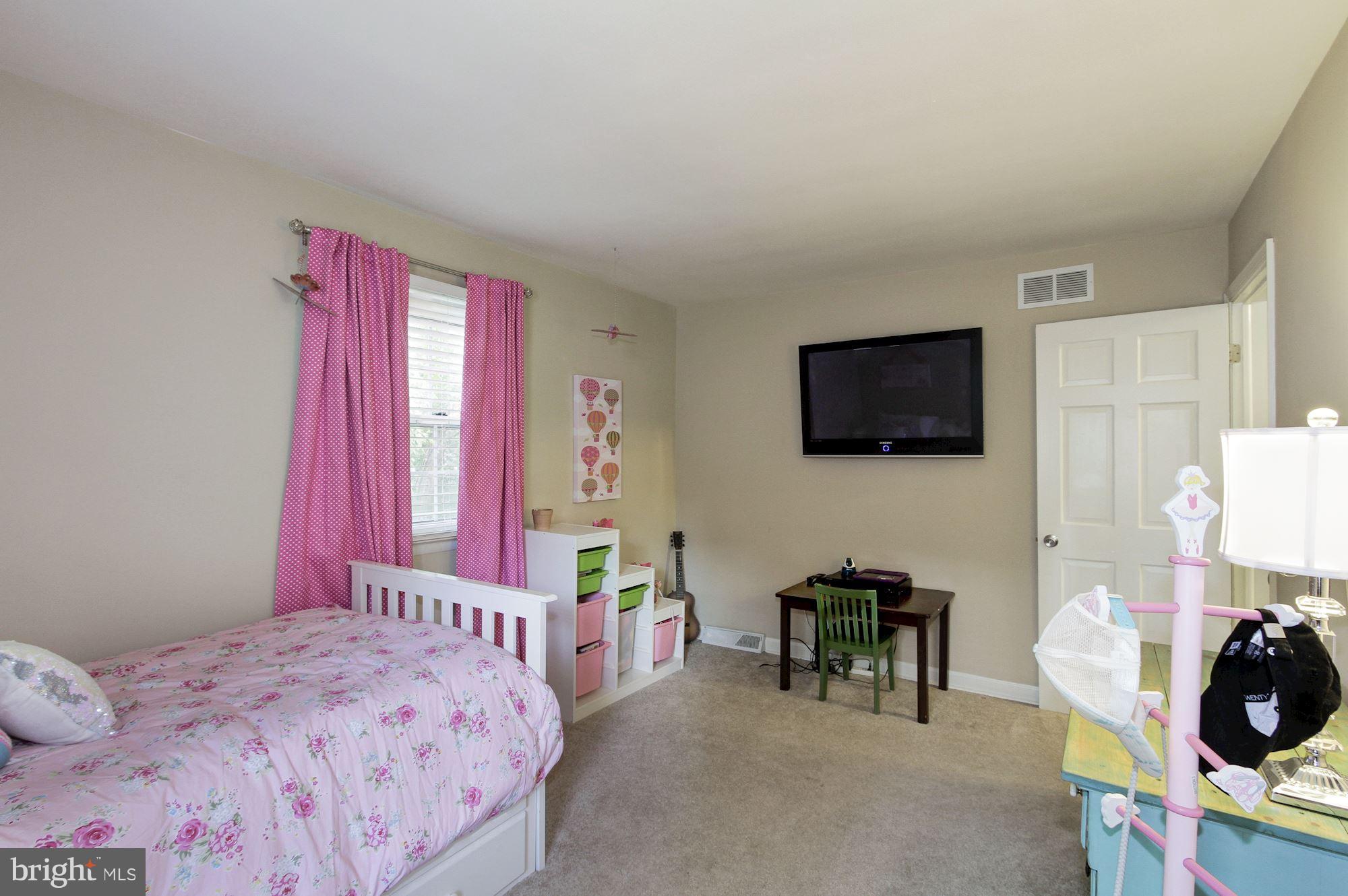 7873 Poplar Grove Road Severn, MD 21144 - Photo 15 of 27 LARGE 2ND BEDROOM